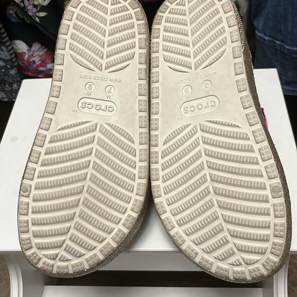 Crocs Size Women’s 9 NWOT With Lamb Lining - Picture 7 of 7